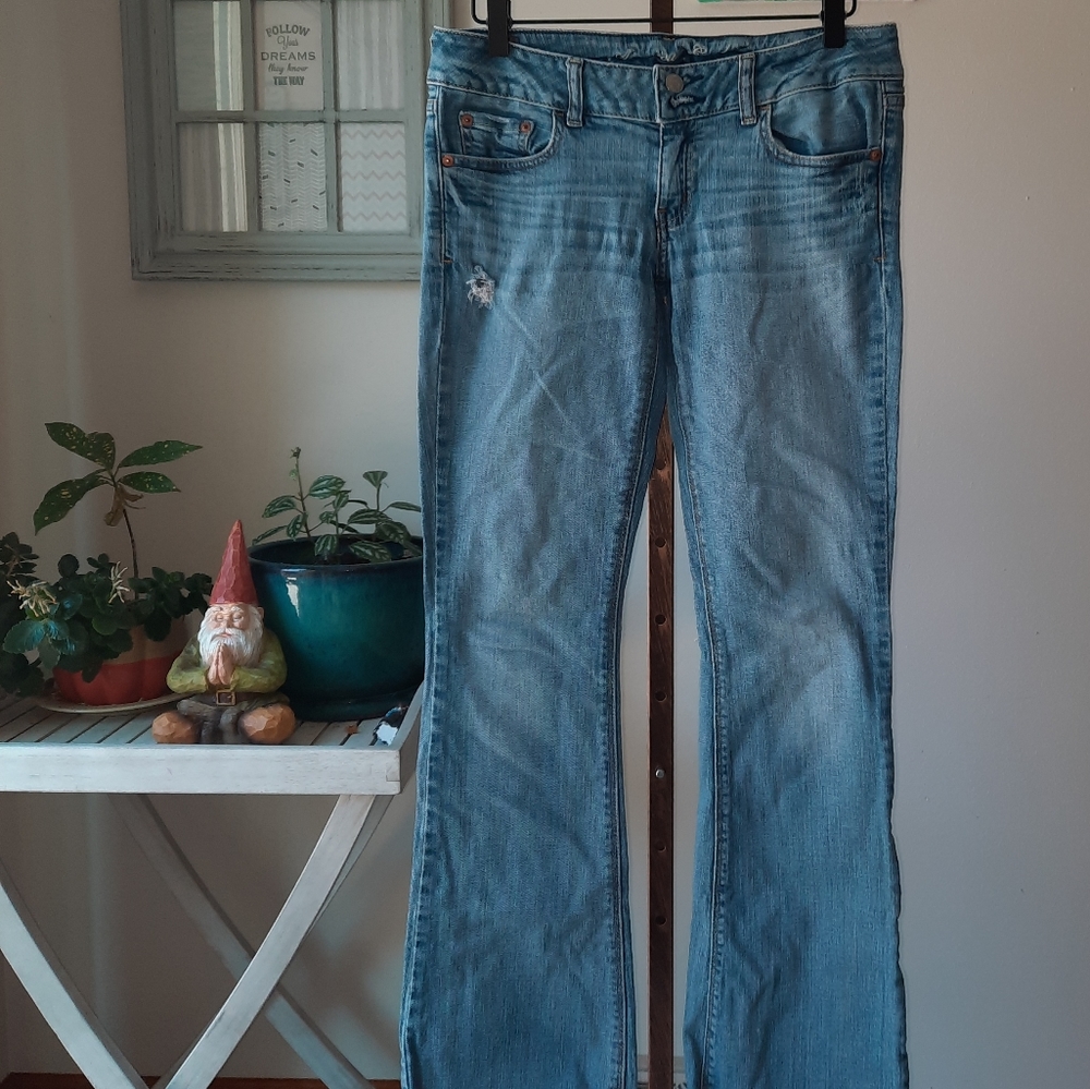 AE sz 6 artist fit jeans